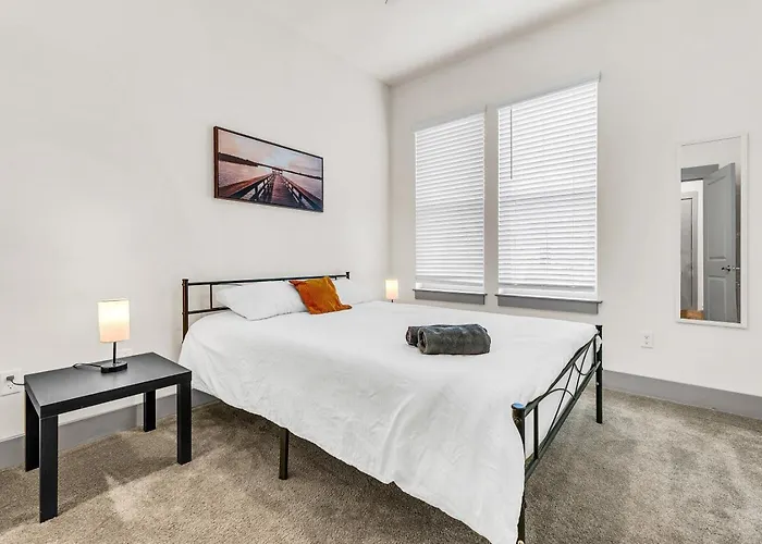 Modern 2bd 2ba Flat Gym And Pool Heart Of Downtown * Fort Worth