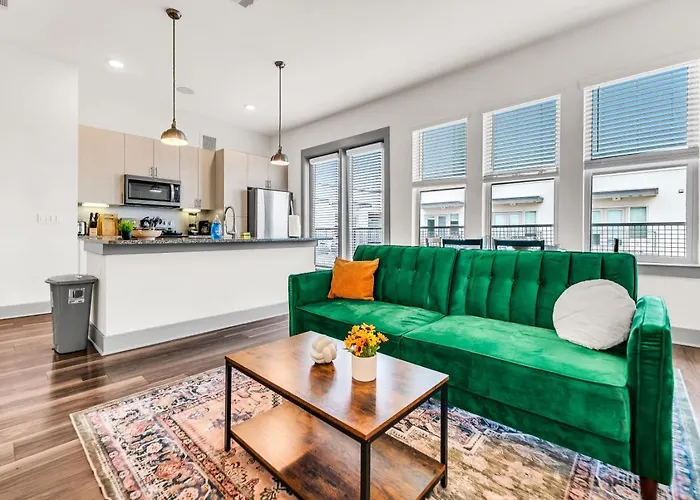 Modern 2bd 2ba Flat Gym And Pool Heart Of Downtown Apartment Fort Worth