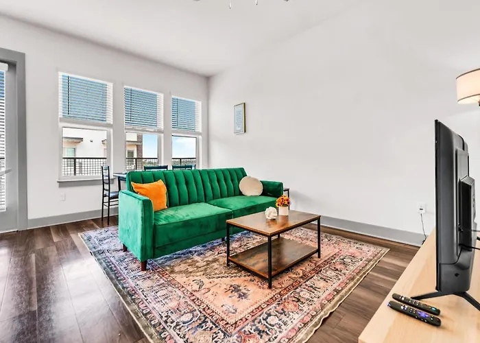 Apartment Modern 2bd 2ba Flat Gym And Pool Heart Of Downtown *