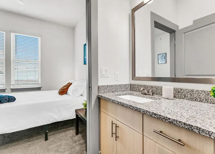 Modern 2bd 2ba Flat Gym And Pool Heart Of Downtown Apartment Fort Worth