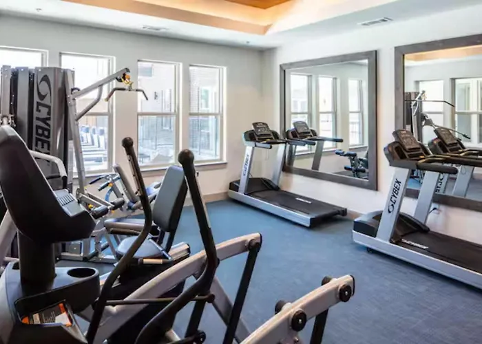 Modern 2bd 2ba Flat Gym And Pool Heart Of Downtown * Fort Worth