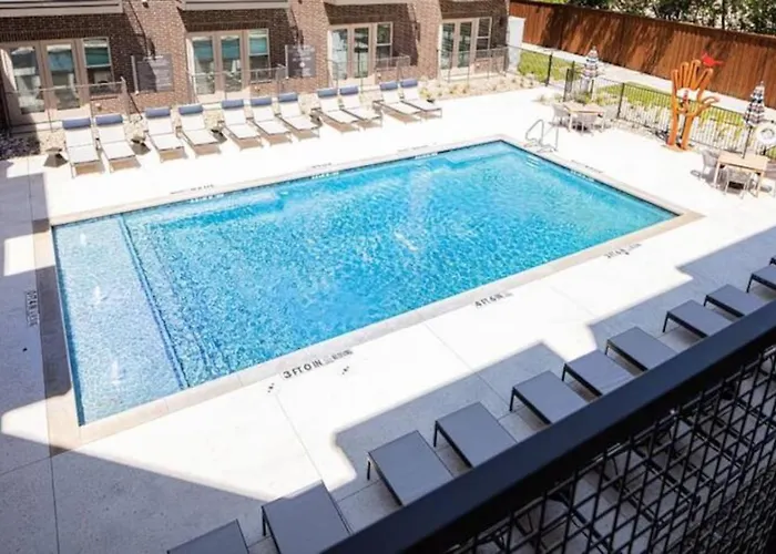 Modern 2bd 2ba Flat Gym And Pool Heart Of Downtown Apartment Fort Worth